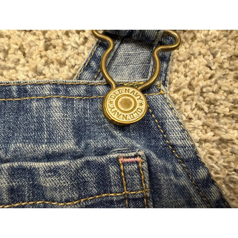 Old Navy brand old